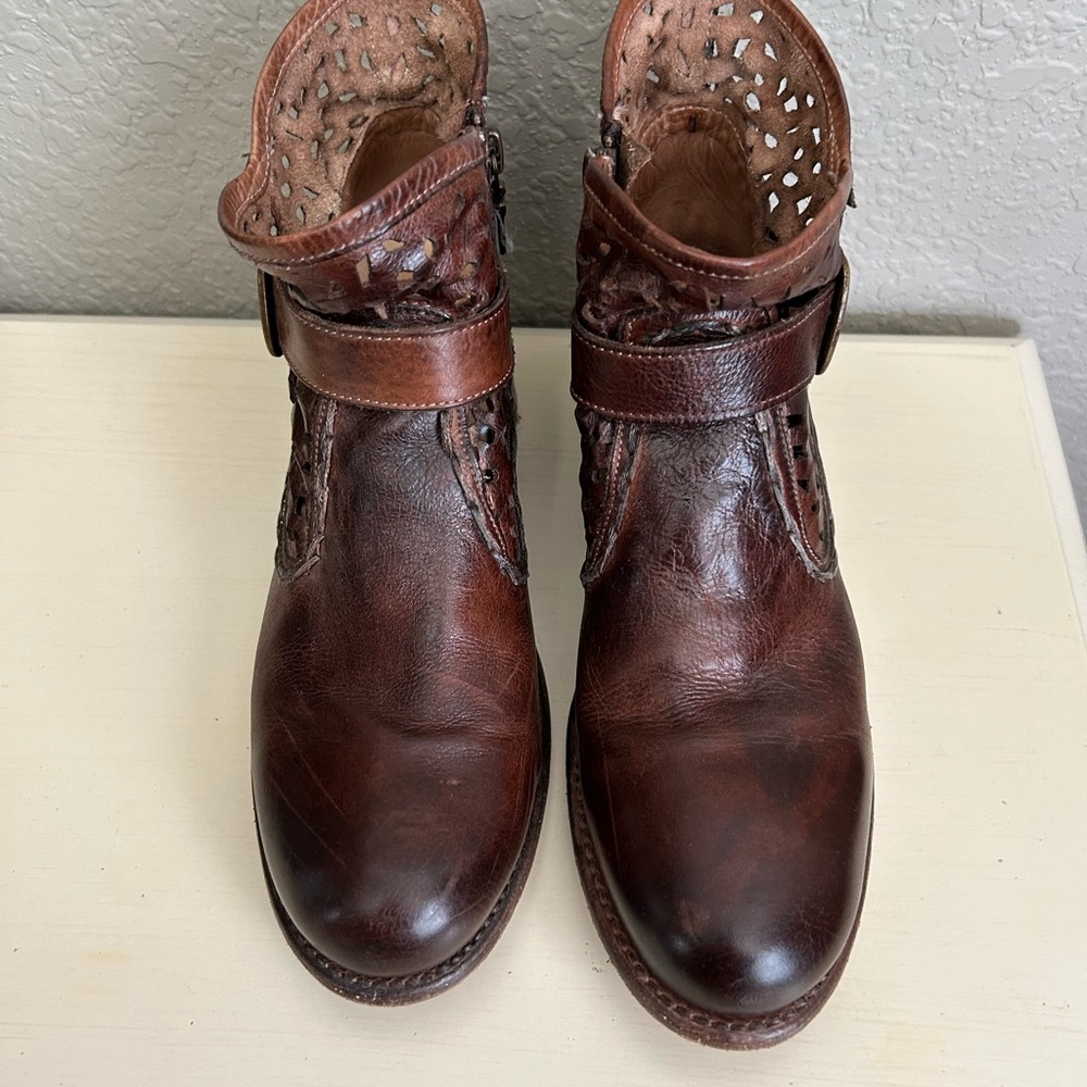 Bed Stu dark teak ankle boot size 8.5 with cut outs